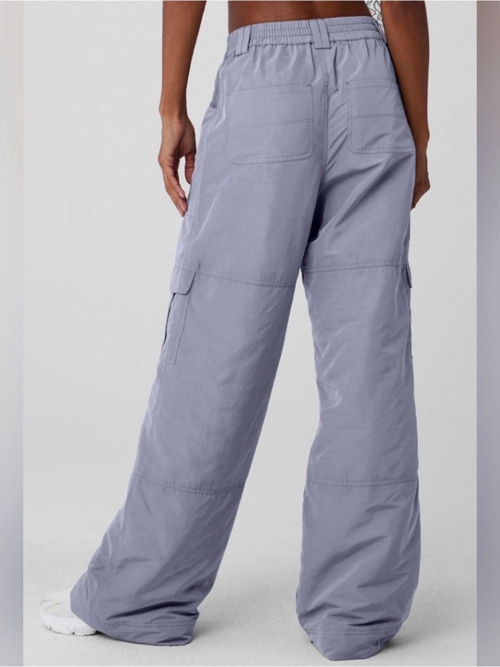 ALO Yoga High-Waist Ski-Moto Puffer Pant in Fog (gray/purple hue) - Picture 2 of 4